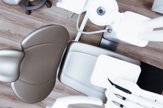 Getting a Perfect Smile: How Cosmetic Dentists Help You Achieve It